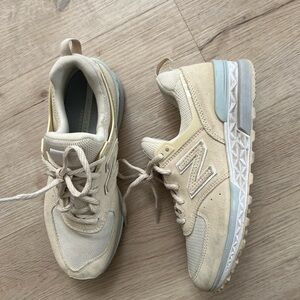 New Balance 574 Cream/Beige Sneaker